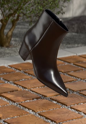 HALISA - Cowboy-/Bikerstiefelette - brown