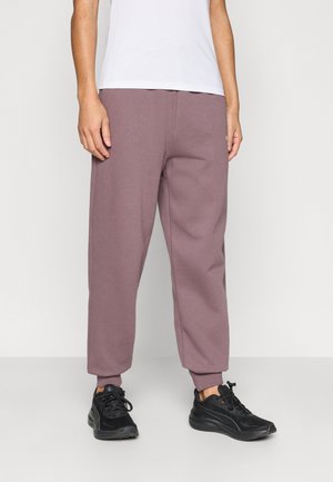 - Spodnie treningowe