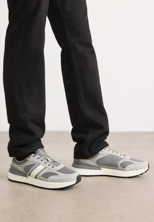 Trainers - granite road