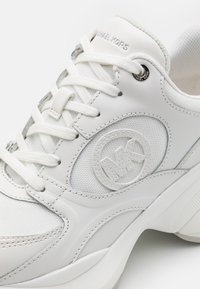 MICHAEL Michael Kors ZUMA TRAINER - Baskets basses - optic white