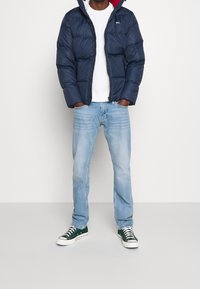 Tommy Jeans Dunjacka - dark blue