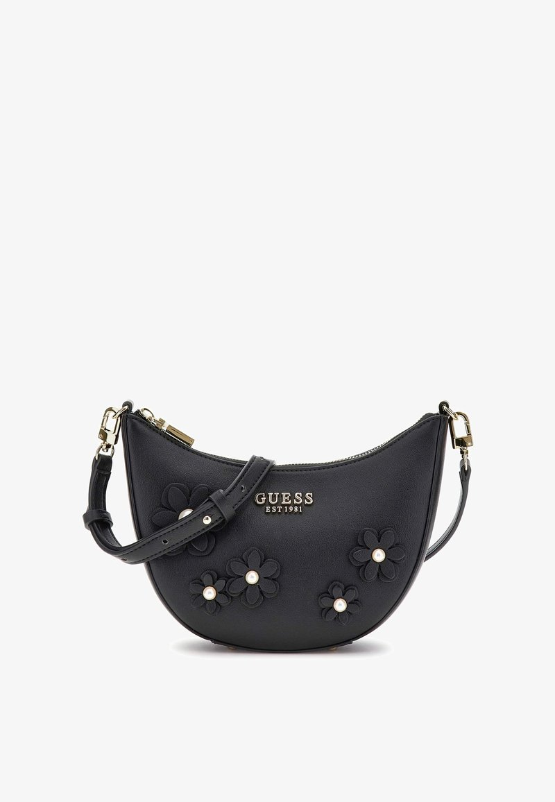 Borsa a mano in pelle nera con applicazioni floreali e dettagli in perle. Presenta una forma curva, chiusura con zip e tracolla regolabile. Logo in tonalità oro.