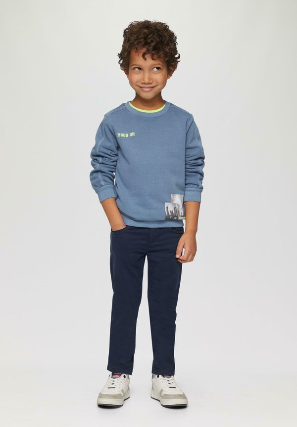 MIT GARMENT DYE UND FRONTPRINT - Sweatshirt - blassblau