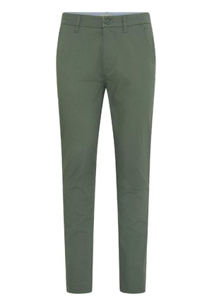 Pantaloni da uomo slim fit verde oliva con passanti per cintura, chiusura frontale con bottone e zip, e tasche laterali.
