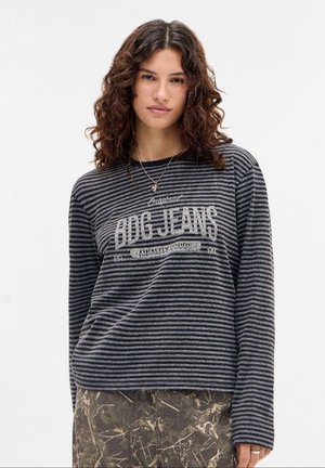 BDG Urban Outfitters, - T-shirt z nadrukiem