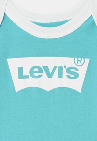 Levi's® BATWING ONESIE HAT BOOTIE UNISEX SET - Presentes para bebé - aqua