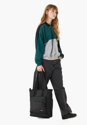 Eastpak, TOTE POCKET SHOPPER TASCHE 33 CM LAPTOPFACH UNISEX - Shopping Bag - spark black