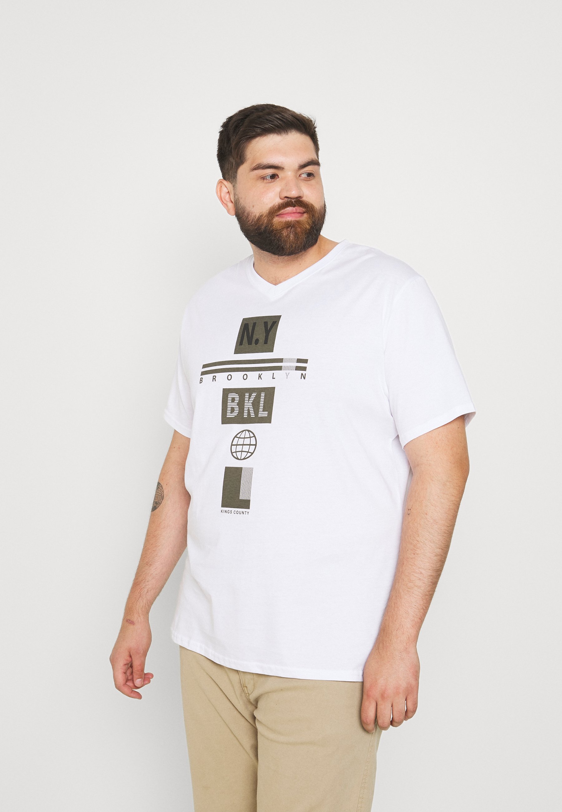 Johnny Bigg GRAPHIC V NECK TEE 
