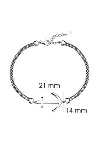 Bracciale color argento con un design a catena testurizzata e un grande charm a forma di ancora, misurante 21 mm per 14 mm, e chiusura con gancio.