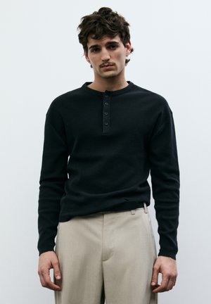 PULL&BEAR Maglietta a manica lunga - black