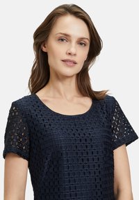 Betty Barclay MIT RUNDHALSAUSSCHNITT - Freizeitkleid - dunkelblau