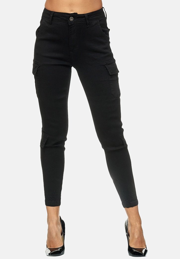 Black cargo pants made of stretchy material, featuring a slim fit, side pockets, and a button closure at the waist.