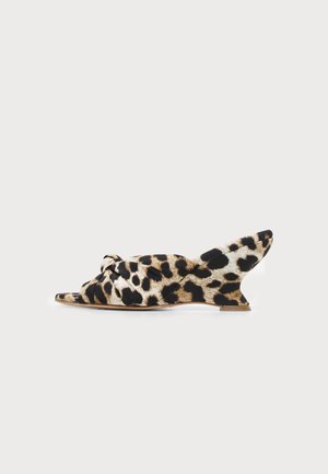 Loeffler Randall MARSY - Sandále - leopard