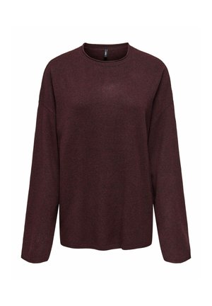 Maglione bordeaux a maniche lunghe con collo a giro. Texture morbida, vestibilità comoda e spalle scese. Nessun motivo o accessorio visibile.