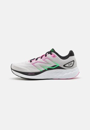 FRESH FOAM 680 V8 - Zapatillas de running neutras - grey matter