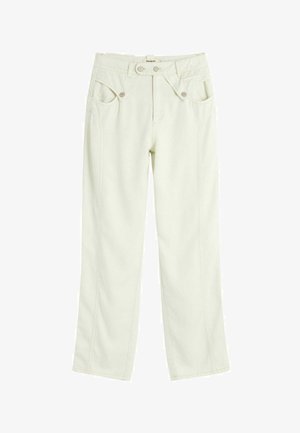 Valkoisenväriset suorat housut, joissa on kaksoispainonappikiinnitys, etuosassa vinoon leikattuja taskuja, joissa on napilliset läpät, ja näkyvät sauma-aiheet.