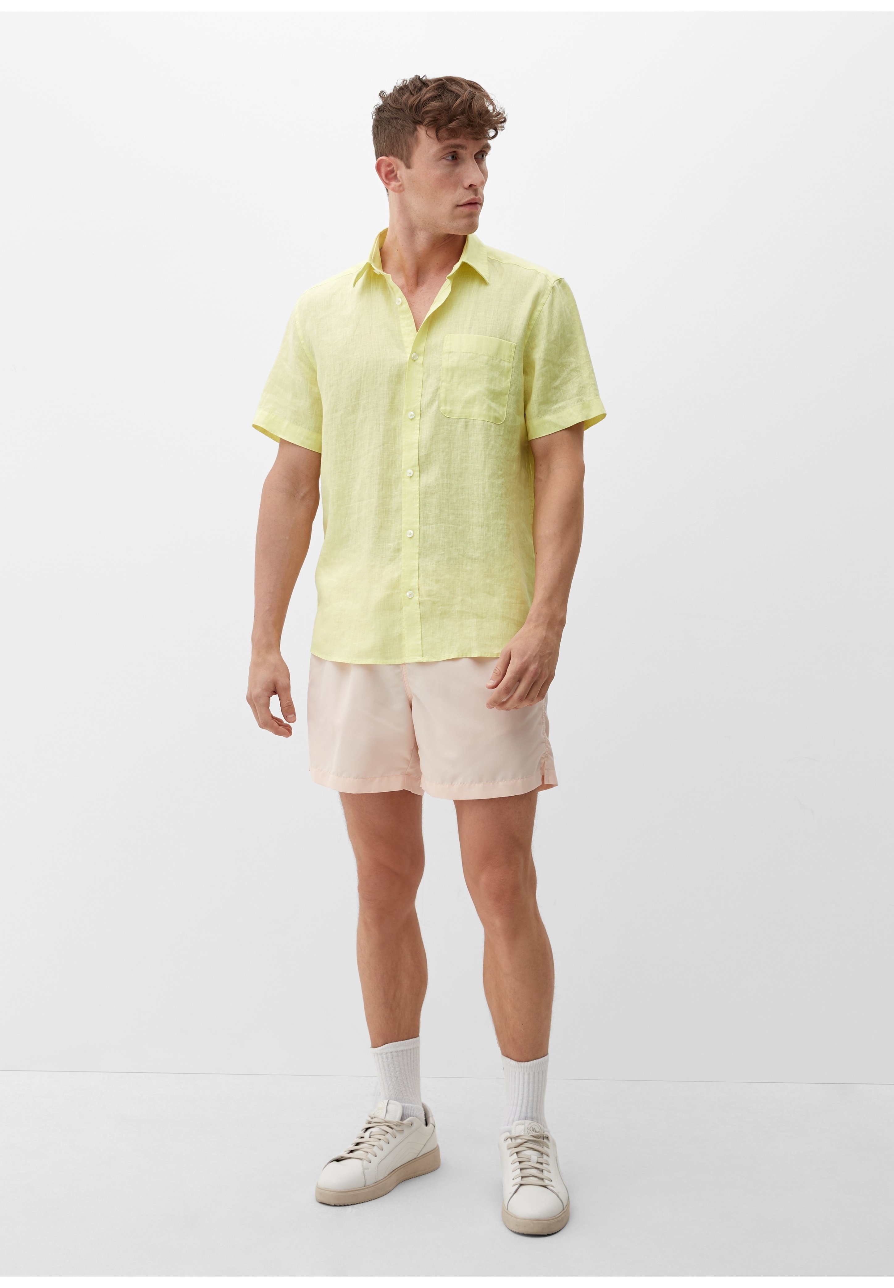 S.Oliver Herren Leinen Hemd Kurzarm – Regelmäßige Passform, Button-Down-Kragen, Klassischer Style
