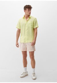 s.Oliver KURZARM - Overhemd - limettengrün
