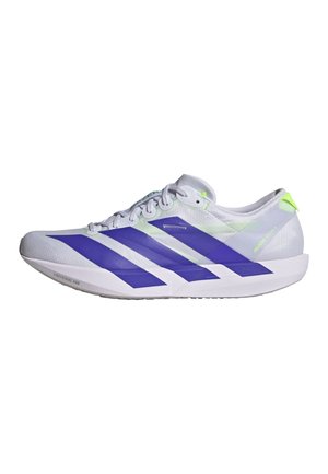 Bílá a světle zelená běžecká bota s modrými pásky Adidas a mezipodešví Lightstrike Pro, boční pohled.