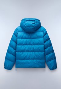 Blauwe pufferjack met horizontale gestikte secties, een capuchon, elastische manchetten en een rits aan de onderzoom. Gemaakt van synthetische materialen.