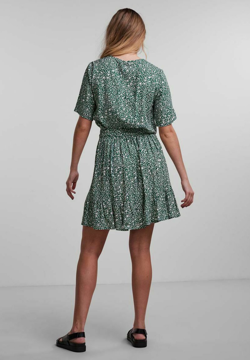 Damen Jeansröcke | Pieces PCNYA A-Linien-Rock green/grün - IZ13525 Damen Jeansröcke | Pieces PCNYA A-Linien-Rock green/grün - IZ13525