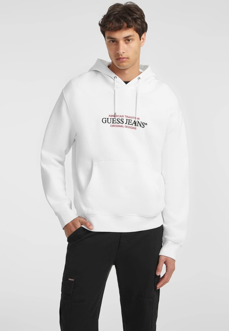 Guess Jeans HOOD REG AMERICA TRAD - Mikina - weiß