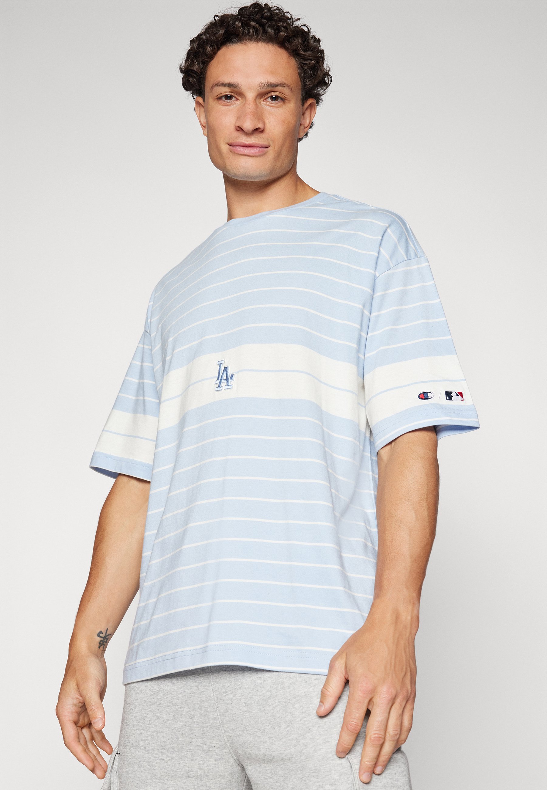 KARL KANI◆カールカナイ Tシャツ Retro Striped Tee/light blue Karl Kani RETRO - Print T-shirt - light blue navy offwhite