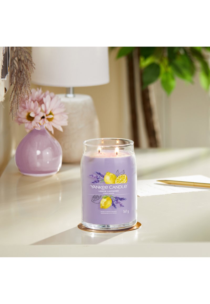 Yankee Candle SIGNATURE LARGE JAR LEMON LAVENDER - Duftkerze - purple/nicht definiert