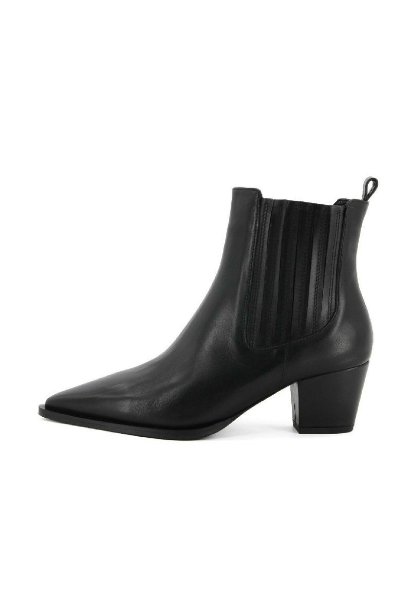 Stivali neri in pelle fino alla caviglia con punta appuntita, pannelli laterali elasticizzati e retro testurizzato. Presentano un tacco a blocco per maggiore stabilità.