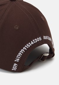 Only & Sons ONSHARVEY NUMBER UNISEX - Boné - chocolate brown