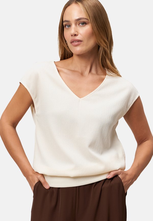 PLISSIERT MIT V-AUSSCHNITT - Bluse - eggnog