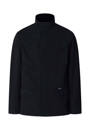 Veste pour homme noire avec col montant, deux poches à rabat sur la poitrine et deux poches inférieures à rabat, fermeture éclair avant cachée par une patte de tissu.