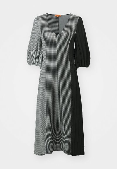 Stine Goya THREE QUARTER SLEEVE MIDI DRESS PATCHWORK - Maxi dress - white/black