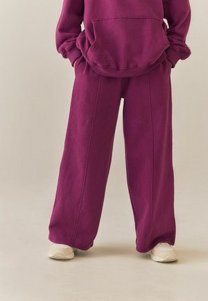 Next, REGULAR FIT - WIDE LEG JOGGERS . - Træningsbukser - berry pink