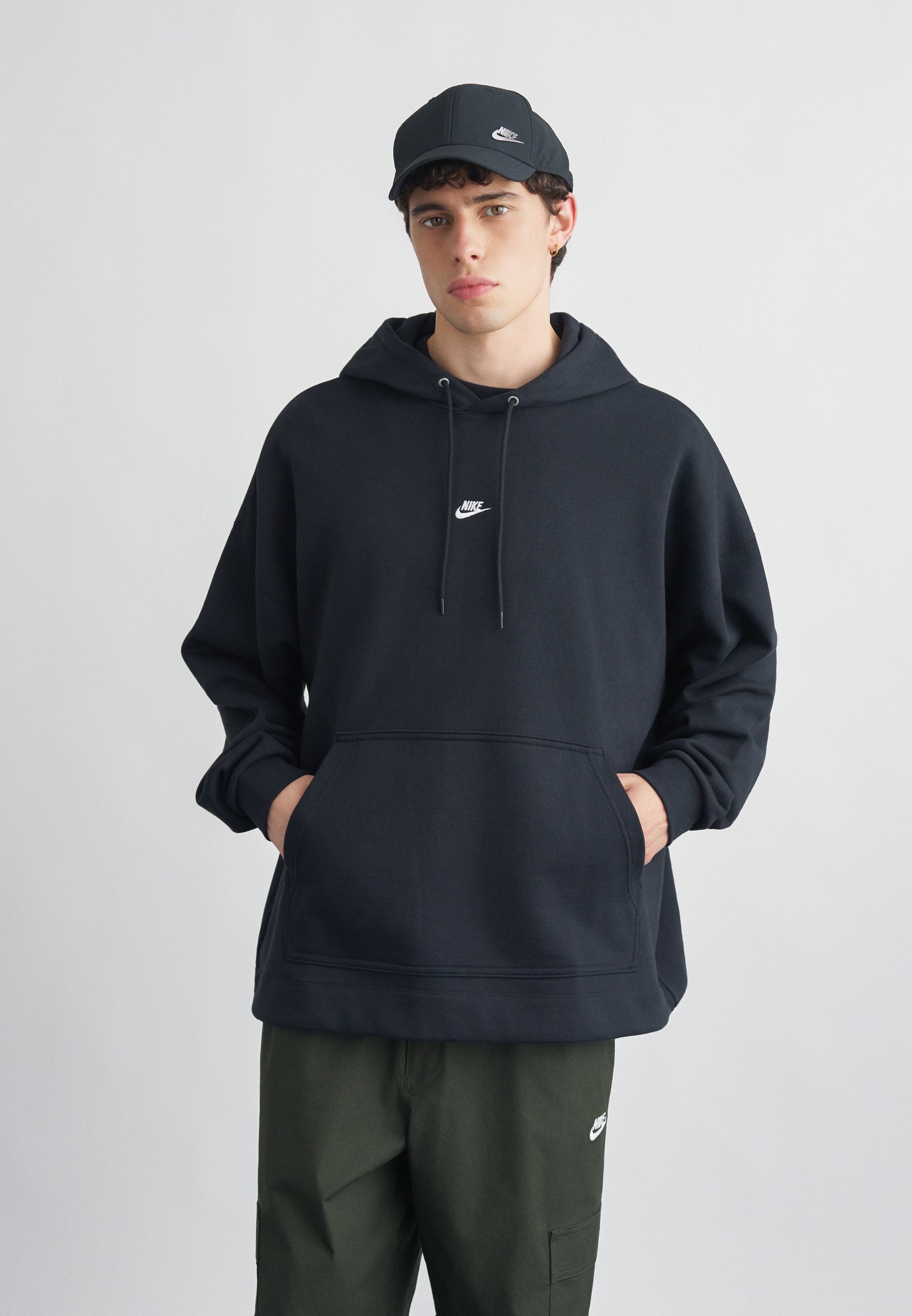 nike club hoodie sort