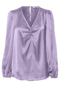 Blouse en satin violet avec un décolleté en V, détail froncé à l'avant et de longues manches bouffantes. Fermeture en goutte au dos. Texture lisse.