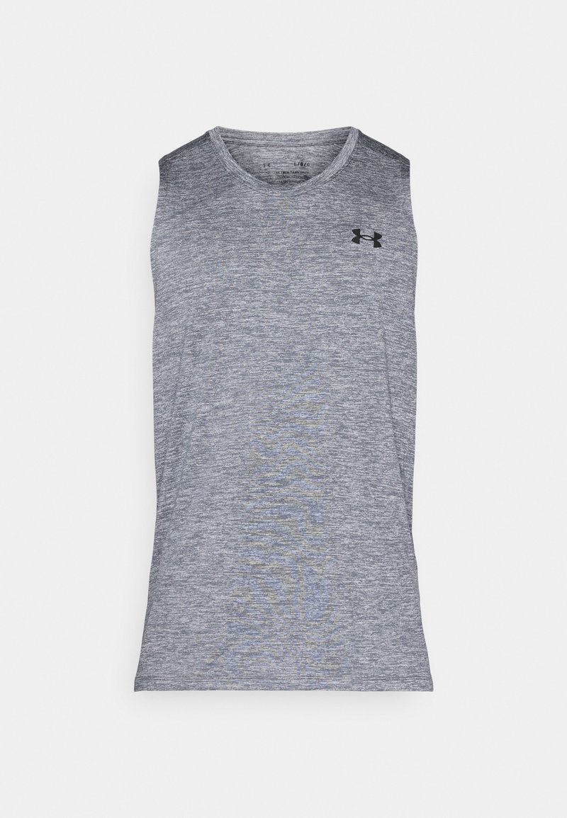 Grijze mouwloze sportshirt gemaakt van een gestructureerde, vochtregulerende stof. Heeft een ronde halslijn en een zwart logo op de linker bovenkant.