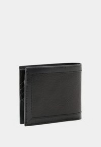 Schwarzes Lederportemonnaie mit strukturiertem Äußeren, genähten Kanten und einem offenen Design, das mehrere Kartenfächer und ein glattes Innenleben bietet.