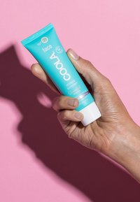 Coola MINERAL FACE MATTE TINTED MOISTURIZER SPF 30 UNSCENTED nieokreślony