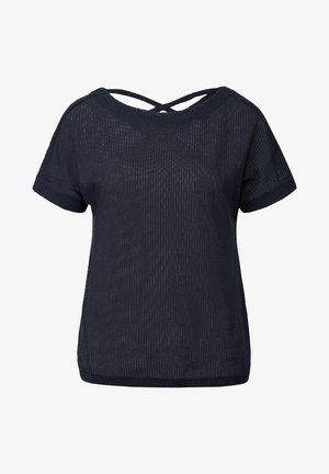 Top de manga corta azul marino con un patrón de punto texturizado, escote amplio y tirantes entrecruzados en la parte posterior. Ajuste casual con dobladillo recto.