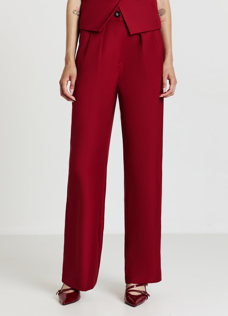 Calliope PALAZZO CON PINCE - Stoffhose - rosso scuro