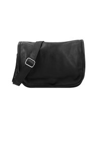Borsa a tracolla in pelle nera con patta pieghevole, tracolla regolabile e texture liscia. Presenta hardware silver e un design minimalista.
