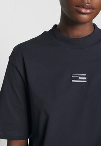 Tommy Hilfiger Jednoduché tričko - dark blue
