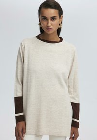 Touché Privé COLOR BLOCKED - Svetr - mink