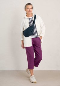 Seasalt Cornwall BRAWN POINT CROPS - Tygbyxor - cassis