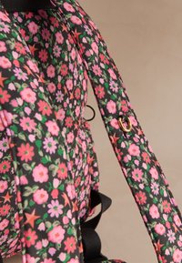 Cath Kidston UTILITY  - Turistinė kuprinė - black folding star ditsy