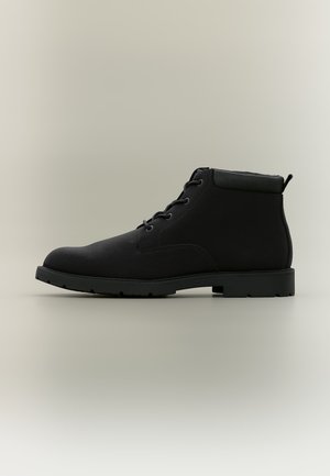 Pier One by Zalando, Členkové šnurovacie čižmy - black