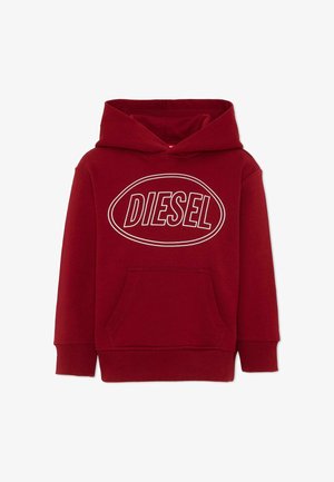 Czerwona bluza z kapturem i długimi rękawami, z kieszenią kangura z przodu oraz białym konturem logo "DIESEL" w owalu na piersi.