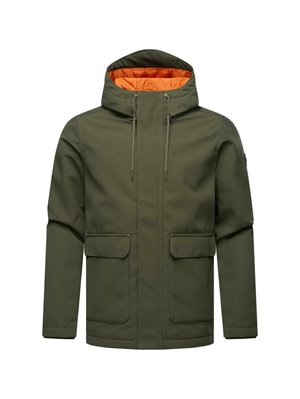 Olijfgroene jas met een capuchon, voorzien van een oranje binnenvoering, een rits aan de voorkant en twee grote klepzakken aan elke kant.
