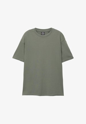 Olijfgroene katoenen t-shirt met korte mouwen, ronde halslijn en een ontspannen pasvorm. Eenvoudig ontwerp, geen zichtbare patronen of accenten.